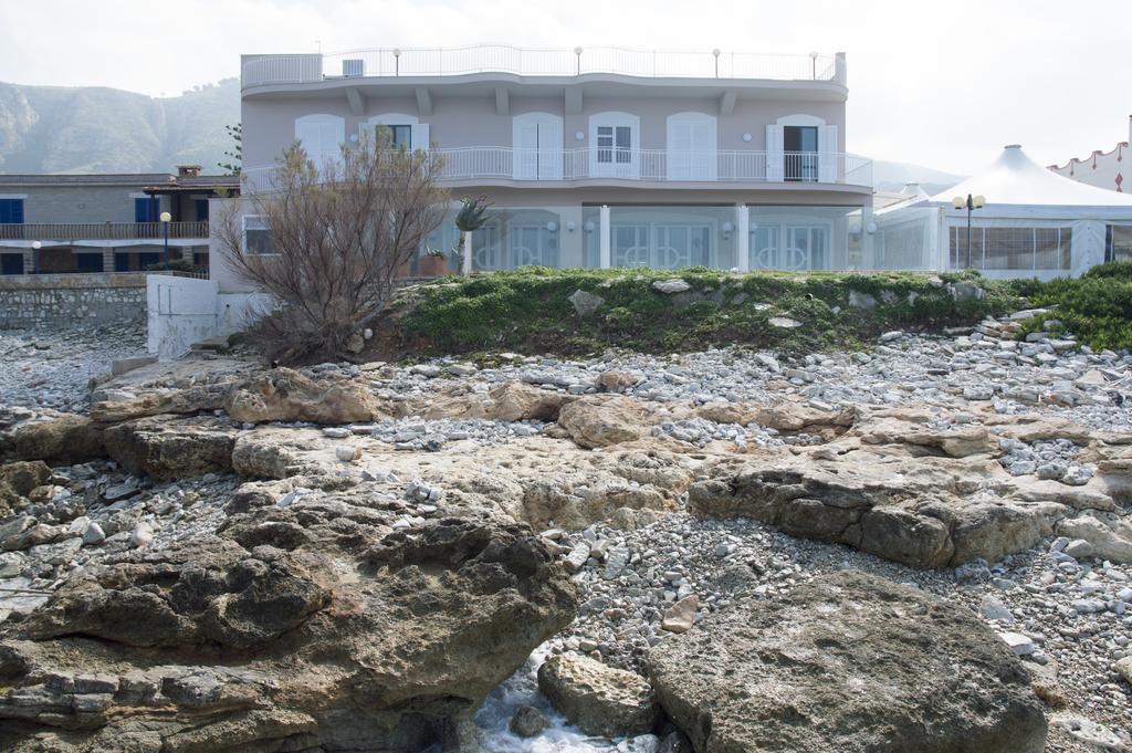 فندق L'Approdo Di Angelino بيزولونغو المظهر الخارجي الصورة